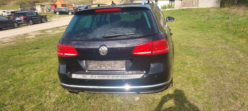 WwPasat  b7              
2014 diesel  euro5
Cutie automata, geamuri electrice, inchidere centralizata, volan piele cu padele,
H