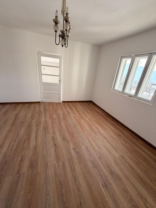 Vând casă zonă rezidențială