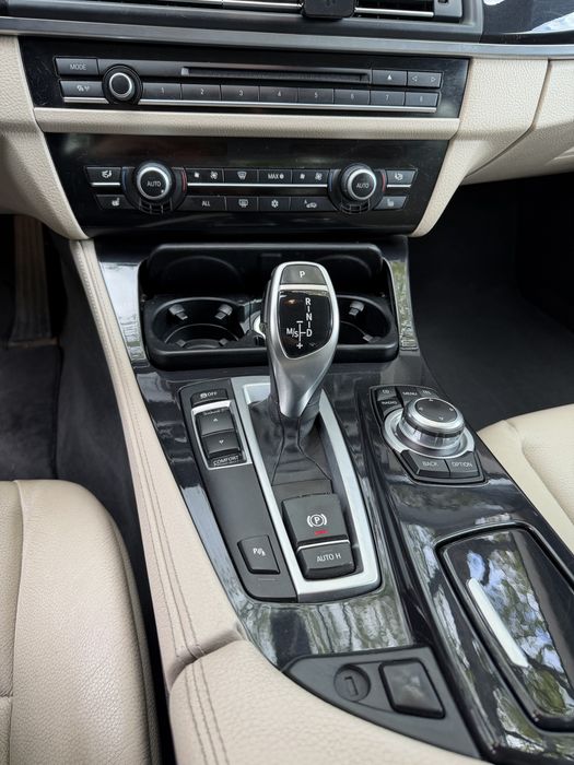 BMW Seria 5 F10 520D automat