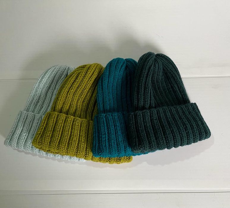 Вязаные шапки. Ручная работа.