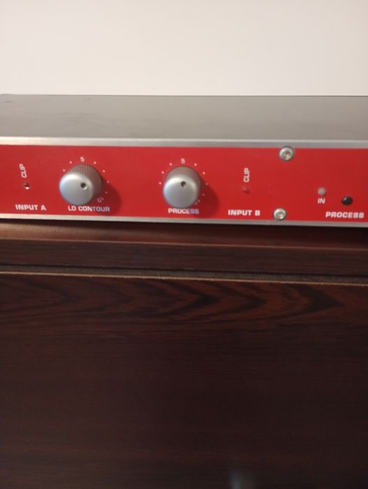 Vând procesor sonic maximizer BBE 382i