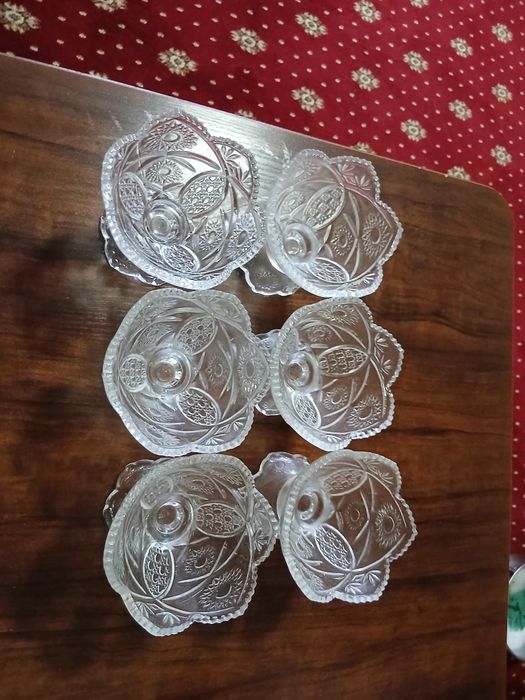 Ваза продаётся срочна 6 штук 120.000 сум