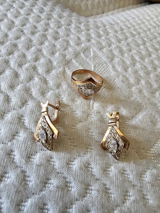 Tilla kamplekt yangi
