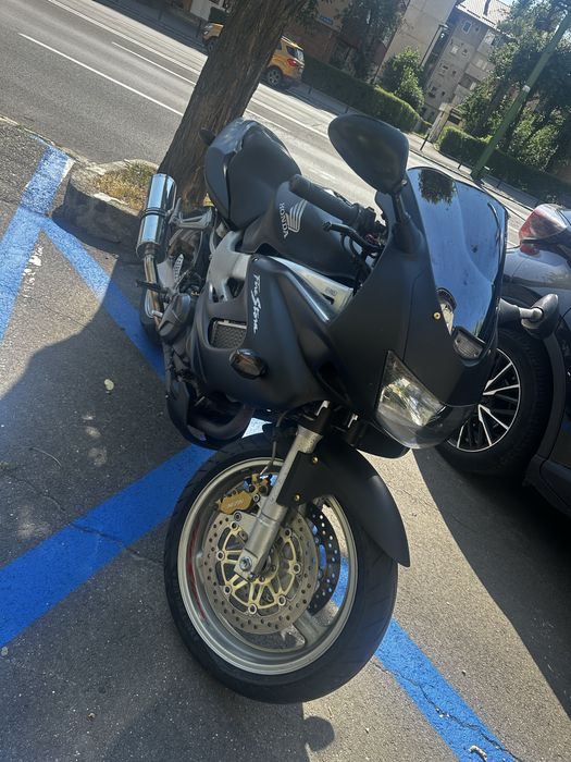 Honda vtr 1000 f sau schimb cu auto