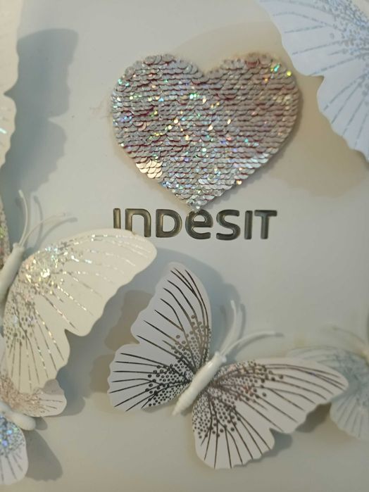 Холодильник Indesit