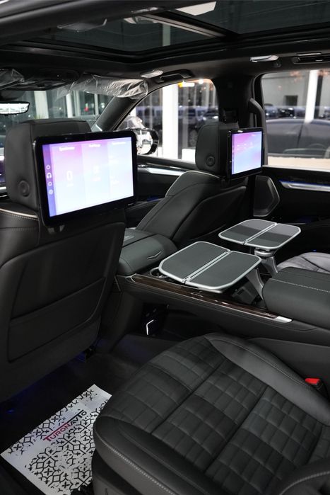 Cadillac Escalade platinum sport long