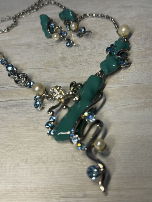 Ожерелье и серьги