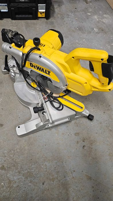 Scule dewalt  noi
