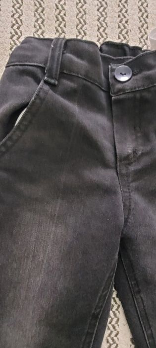 Джинсы черные на мальчика 2,5-4 лет