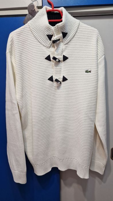 Pulover Lacoste.