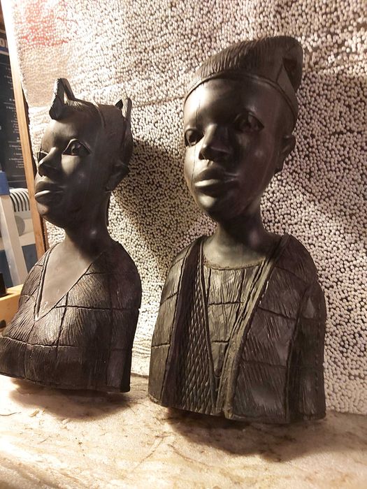 Африкански фигури от абаносово дърво