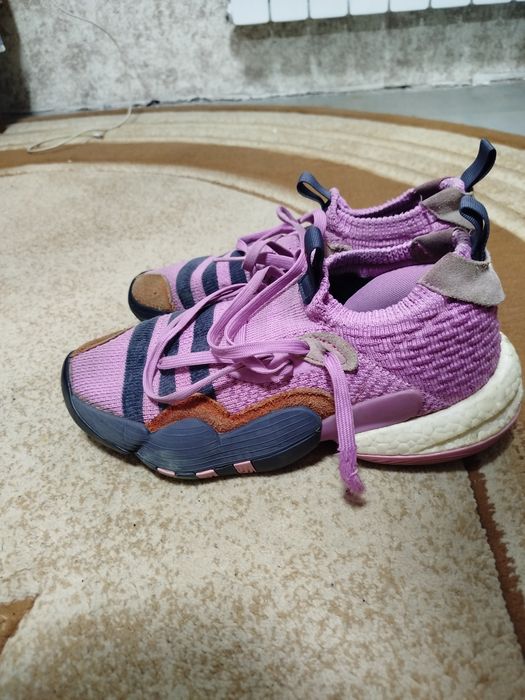 Оригинальные баскетбольные кроссовки Adidas Trae Young 2. 40-41 размер