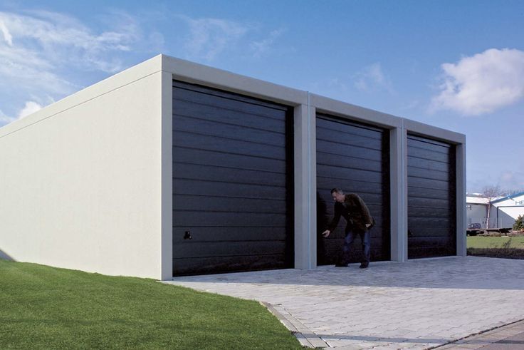 Vând garaje pe structura metalica