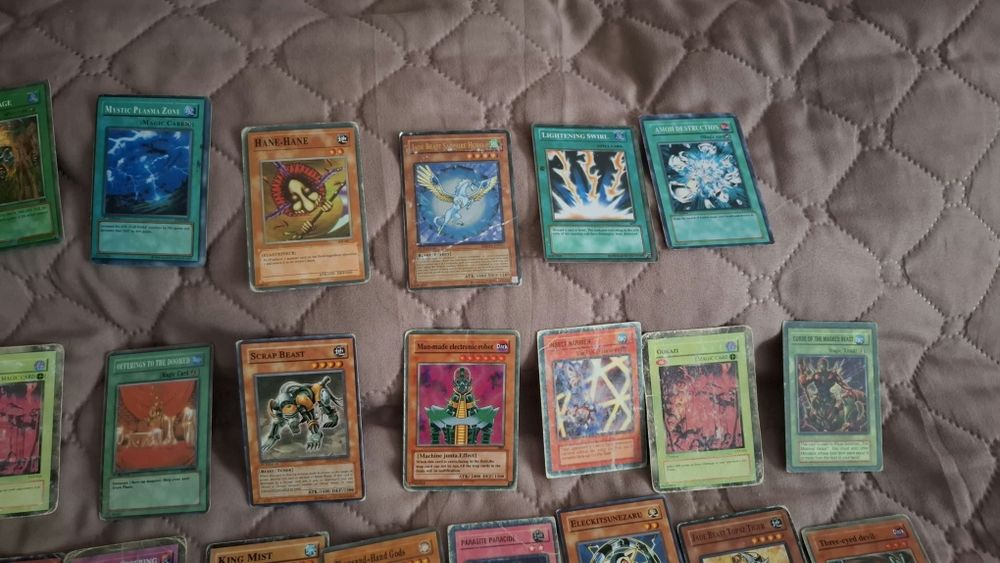 Yu-Gi-Oh карти - 60 бр.