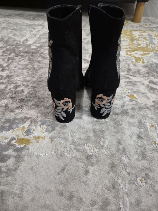 Botine model floral 38