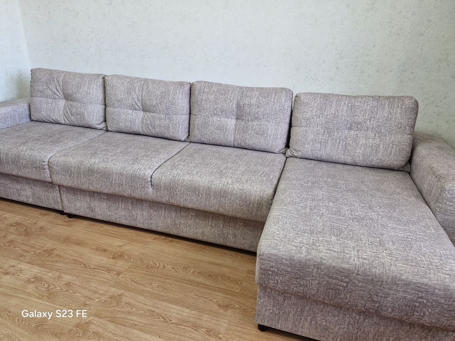 Продам диван в хорошем состояние