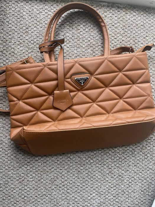 Чанта PRADA в идеално състояние