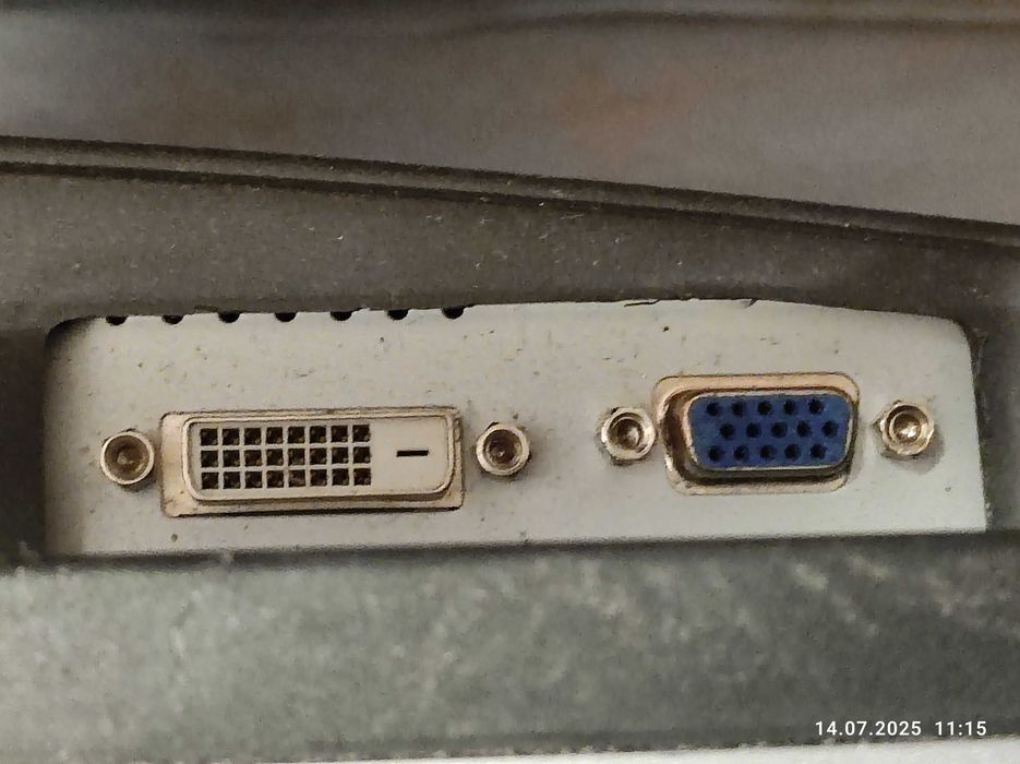 Монитор Samsung SyncMaster 2243BW