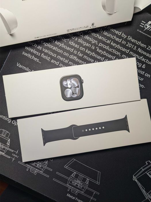 Apple Watch Series 11 46 мм Jet Black GPS, полный комплект