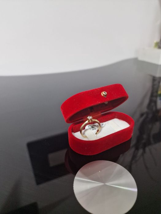 Inel de logodna cu Diamant alb, elvetian, o bijuterie prețioasă