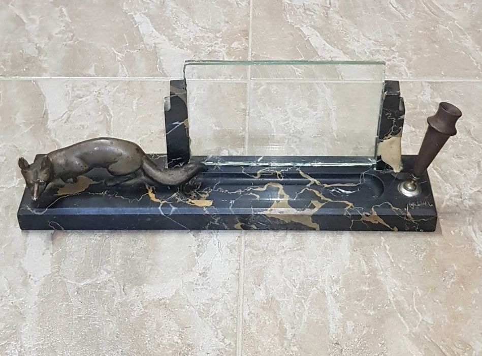 Старинна поставка за снимка и молив