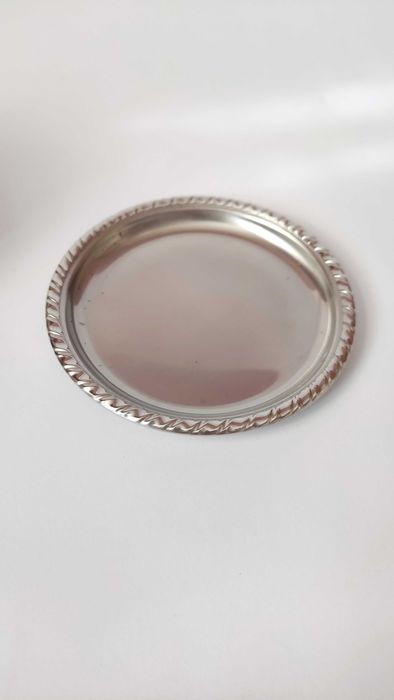 Нов комплект от 6 бр.поставки за чаши от неръждаема стомана