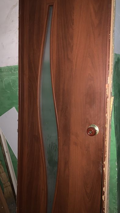 Продается дверь.