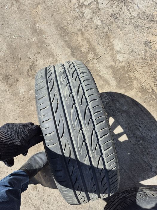 Продаются автошины 235*40*R-19.