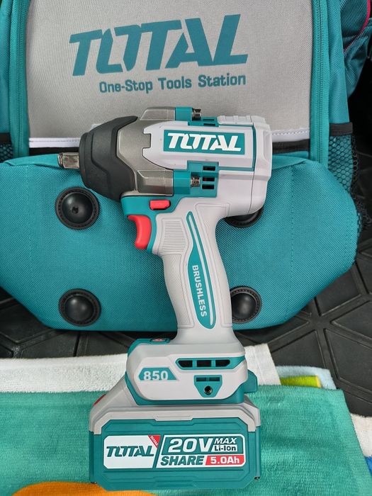 Чисто нови машини TOTAL INDUSTRIAL 20V