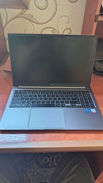 Samsung noutbuk book 4 – Windows 11 Pro – 8/256
Samsung noutbuk – Wind