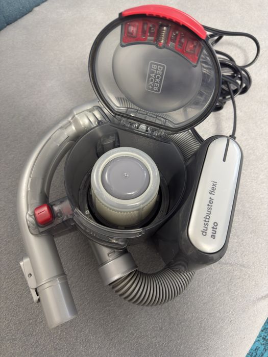 Aspirator auto portabil Black&Decker