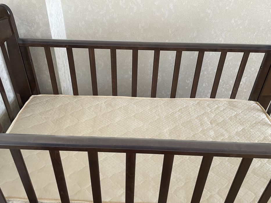 Манеж с маятником