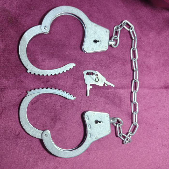 Продам новые браслеты наручные!