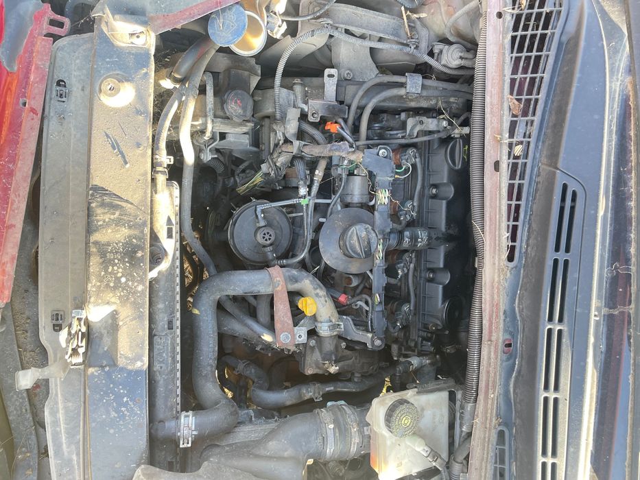 2 броя Xsara Picasso 2.0 hdi 1.6 hdi на части