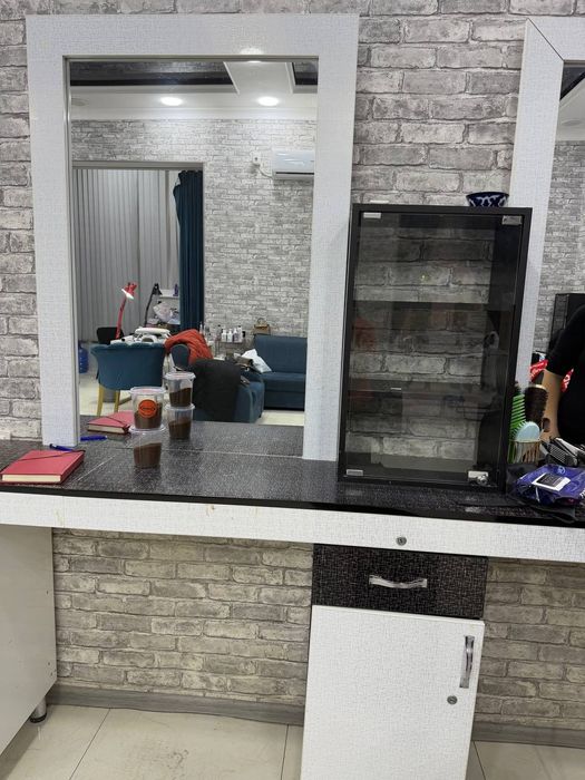 Маникюрный стол, тримо для салона красоты в комплекте сатылады.