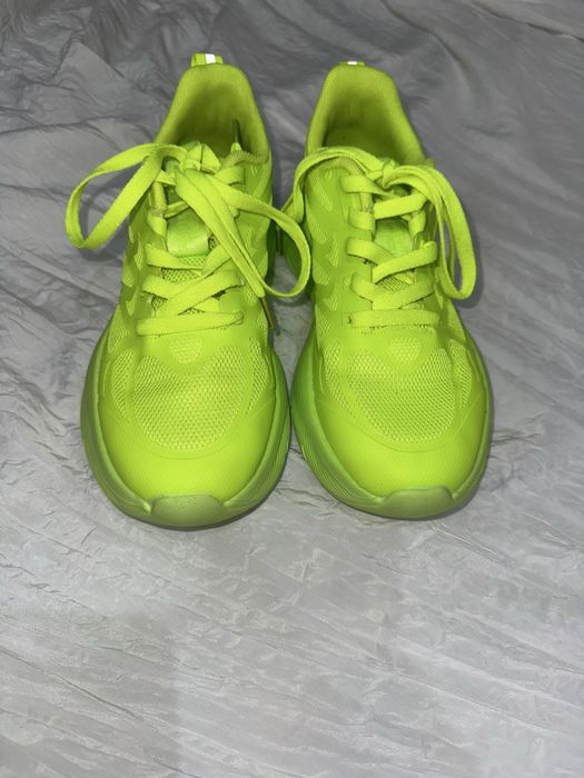 Неоновые кроссовки, размер 37 (новые)