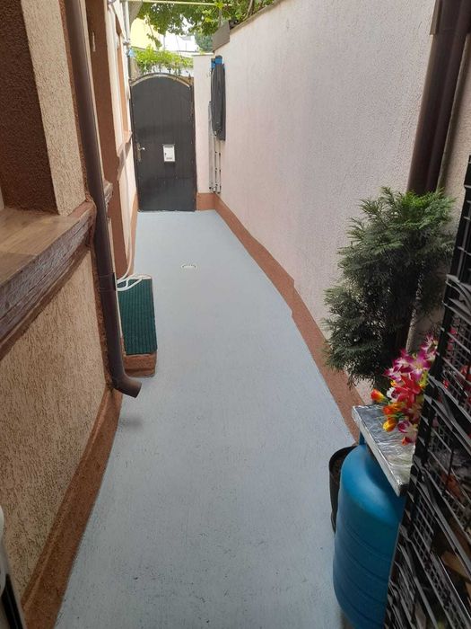 Casă mică renovată, în centrul orașului -ideal locuință sau birou