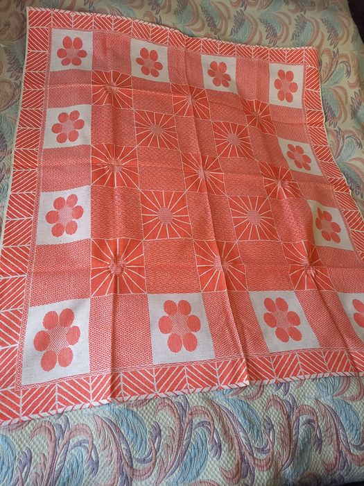 Продаются скатерть