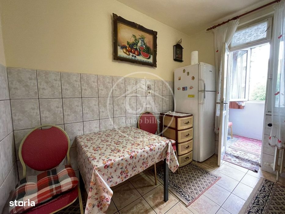 Apartament de vânzare cu 3 camere în zona Dacia, Oradea