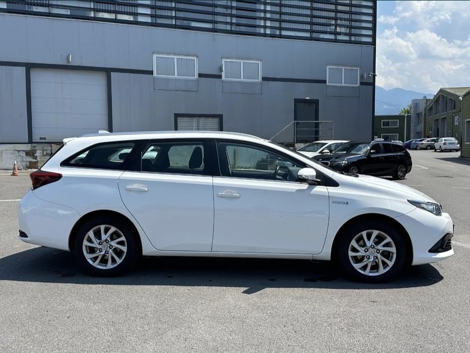 Inchiriere  inchiriez Toyota Prius Plus GPL Uber Bolt ridesharing