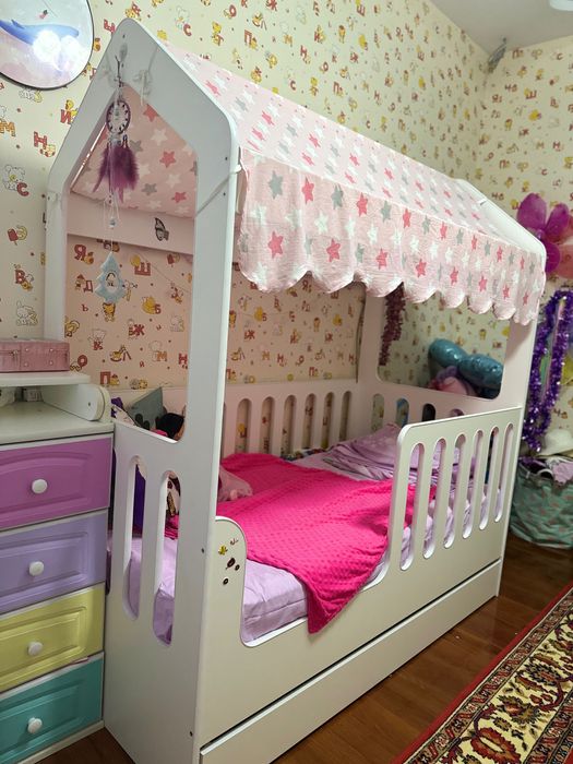 Детская кровать домик