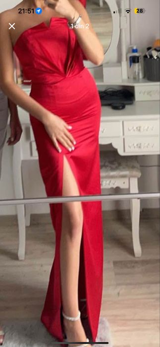 Rochie lungă roșie