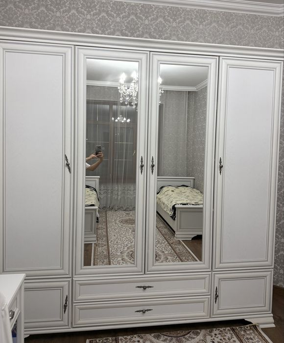 Спальный гарнитур в отличном состоянии!!!