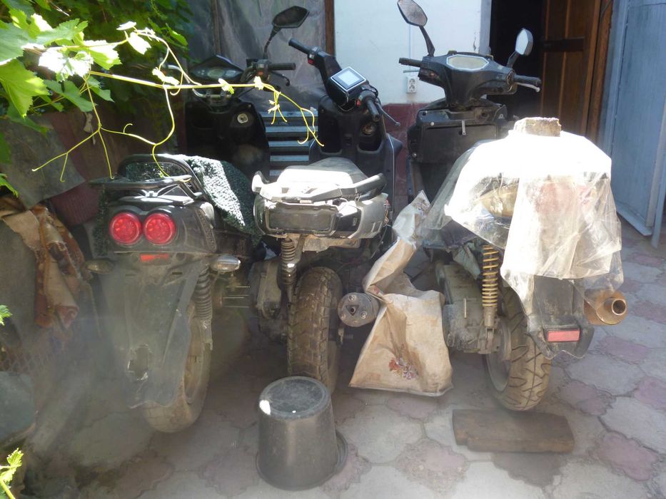 Срочно продам 3 скутера, есть чучуть неисправность.