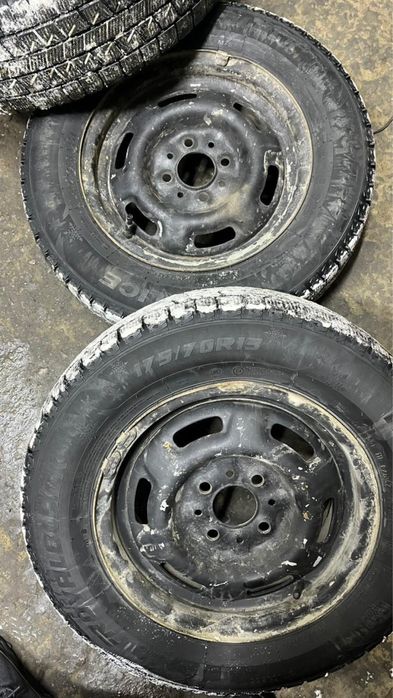 Продам комплект шины с дисками,  липучка
