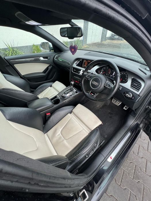 Dezmembrez Audi A4 B8 2.0 CAGA