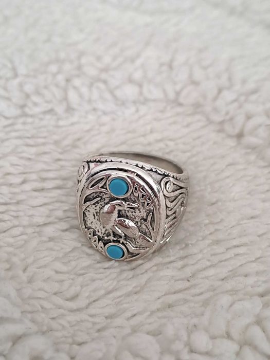 Мъжки пръстен от неръждаема стомана с Гарван и синтетичен тюркоаз