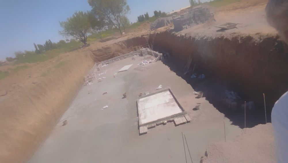 Резервуары  пленочные  для полива полей до 10000 кубометров воды