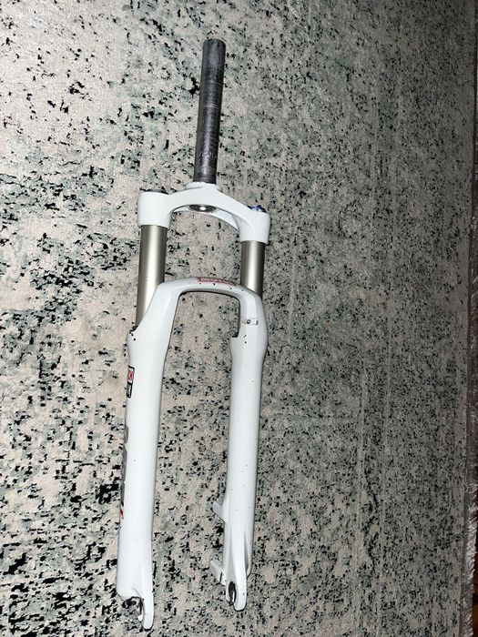 Рок шокс дарт старенькая