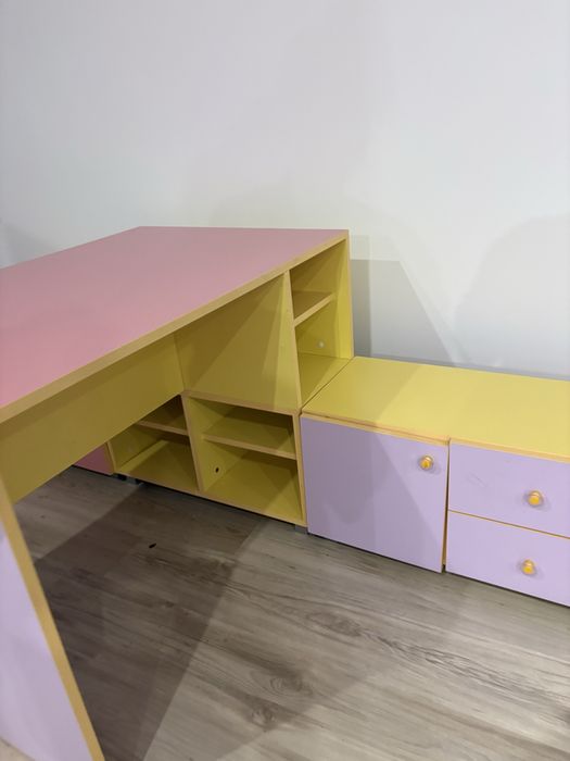 Детско бюро с две шкафчета